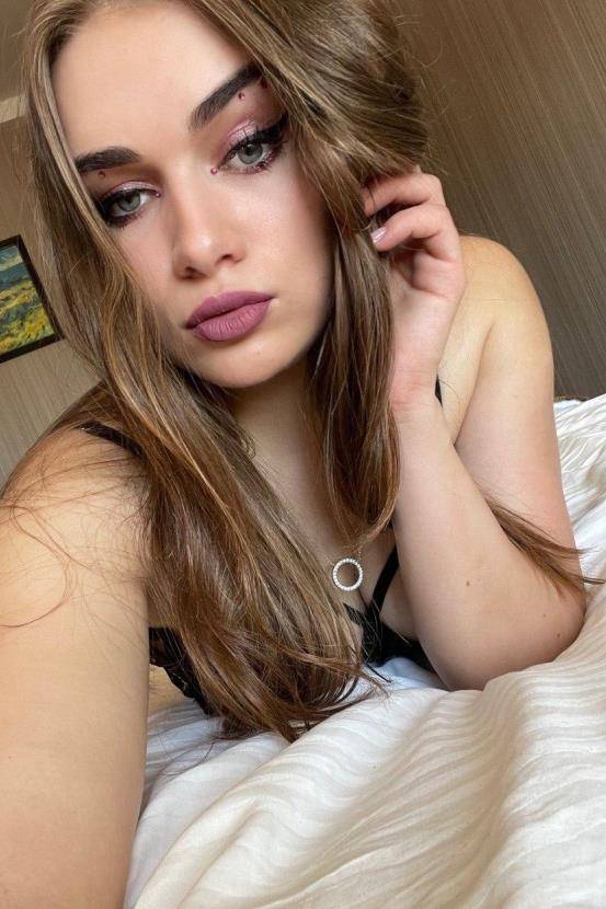 Escort-Bella-3-3802